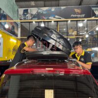 Nóc Volkswagen Tiguan được trang bị phụ kiện cốp