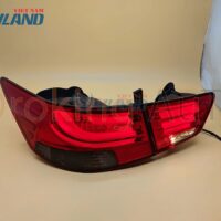 Đèn hậu Kia Forte 2010 mẫu BMW nguyên cụm sở hữu thiết kế đẹp mắt - sang trọng cùng dãy màu nổi bật và sinh động.