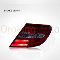 Đèn hậu Mercedes C200 2008 - 2012 nguyên cụm sở hữu thiết kế đẹp mắt - sang trọng cùng dãy màu nổi bật và sinh động.