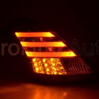 Đèn hậu Suzuki Swift 2010 - 2016 nguyên cụm sở hữu thiết kế đẹp mắt - sang trọng cùng dãy màu nổi bật và sinh động.