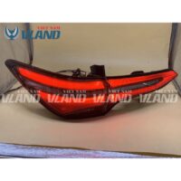 Đèn hậu Toyota Fortuner 2017 - 2020 mẫu 2021 nguyên cụm sở hữu thiết kế đẹp mắt - sang trọng cùng dãy màu nổi bật và sinh động.