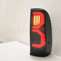 Đèn hậu Toyota Hilux 2010 mẫu xinhan chạy nguyên cụm sở hữu thiết kế đẹp mắt - sang trọng cùng dãy màu nổi bật và sinh động.