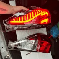 Đèn hậu Toyota Innova 2016+ mẫu 4 nguyên cụm sở hữu thiết kế đẹp mắt - sang trọng cùng dãy màu nổi bật và sinh động.