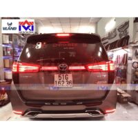 Thanh ngang đèn hậu Toyota Innova 2015 - 2017 mẫu Audi 1 nguyên cụm sở hữu thiết kế đẹp mắt - sang trọng cùng dãy màu nổi bật và sinh động.