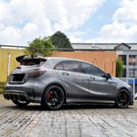 Lưới tản nhiệt đặc trưng Mercedes A45 AMG