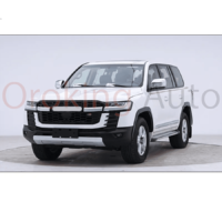 Lưới tản nhiệt đặc trưng Toyota Land Cruiser LC 300