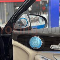 Quy trình lắp đặt loa xoay 3D 64 màu Mercedes C180 AMG