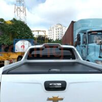 Nắp thùng cuộn cơ bán tải được làm từ nhôm chắc chắn, bền bỉ