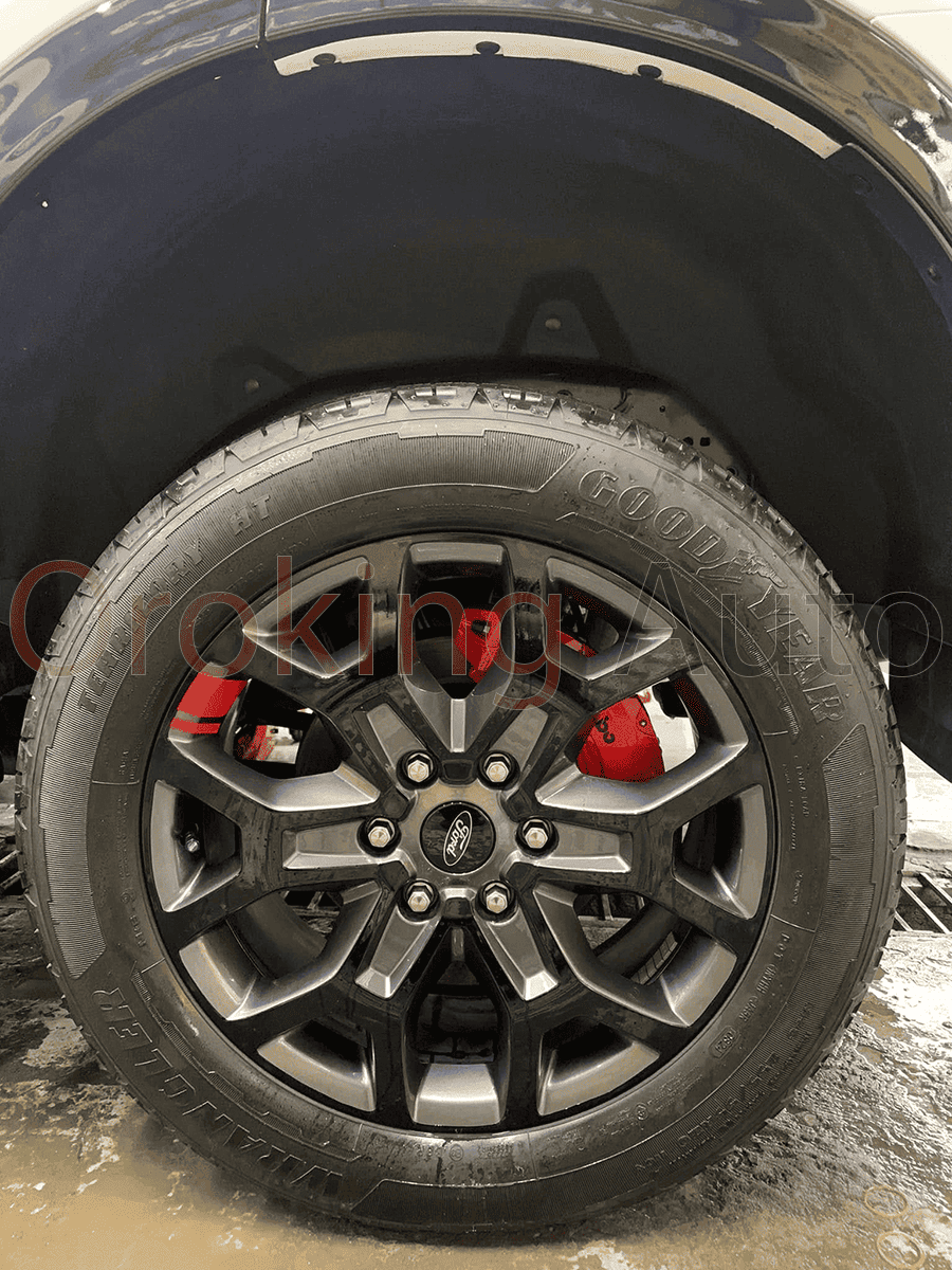 Ốp heo dầu Brembo Ford Ranger Wildtrak bảo hành