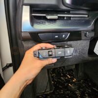 Cụm mô tơ đèn Kia Carnival