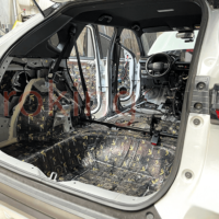 Hạn chế tối đa những tạp âm khó chịu từ bên ngoài và cả bên trong xe