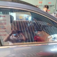 Đánh bóng kính ô tô và bảo vệ lớp sơn