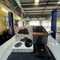 Lắp đặt loa JBL cho Mazda BT50