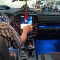 Led nội thất zin Ford Raptor 2023 vị trí gác chân