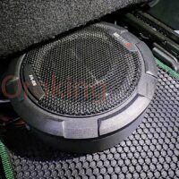 Lắp đặt thêm loa sub gầm ghế MB Quart FA - 8S giúp cho chất lượng âm thanh được tốt hơn