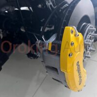 Lắp đặt ốp heo dầu Brembo Kia Carnival 2025