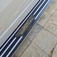 Bệ bước chân Toyota Innova mẫu CW chất lượng tại OrokingAuto