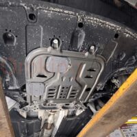 Giáp gầm Hyundai Elantra 2024 được làm từ chất liệu cao cấp - có độ bền bỉ theo thời gian