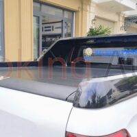 Nắp thùng cuộn cơ bán tải được làm từ nhôm chắc chắn, bền bỉ