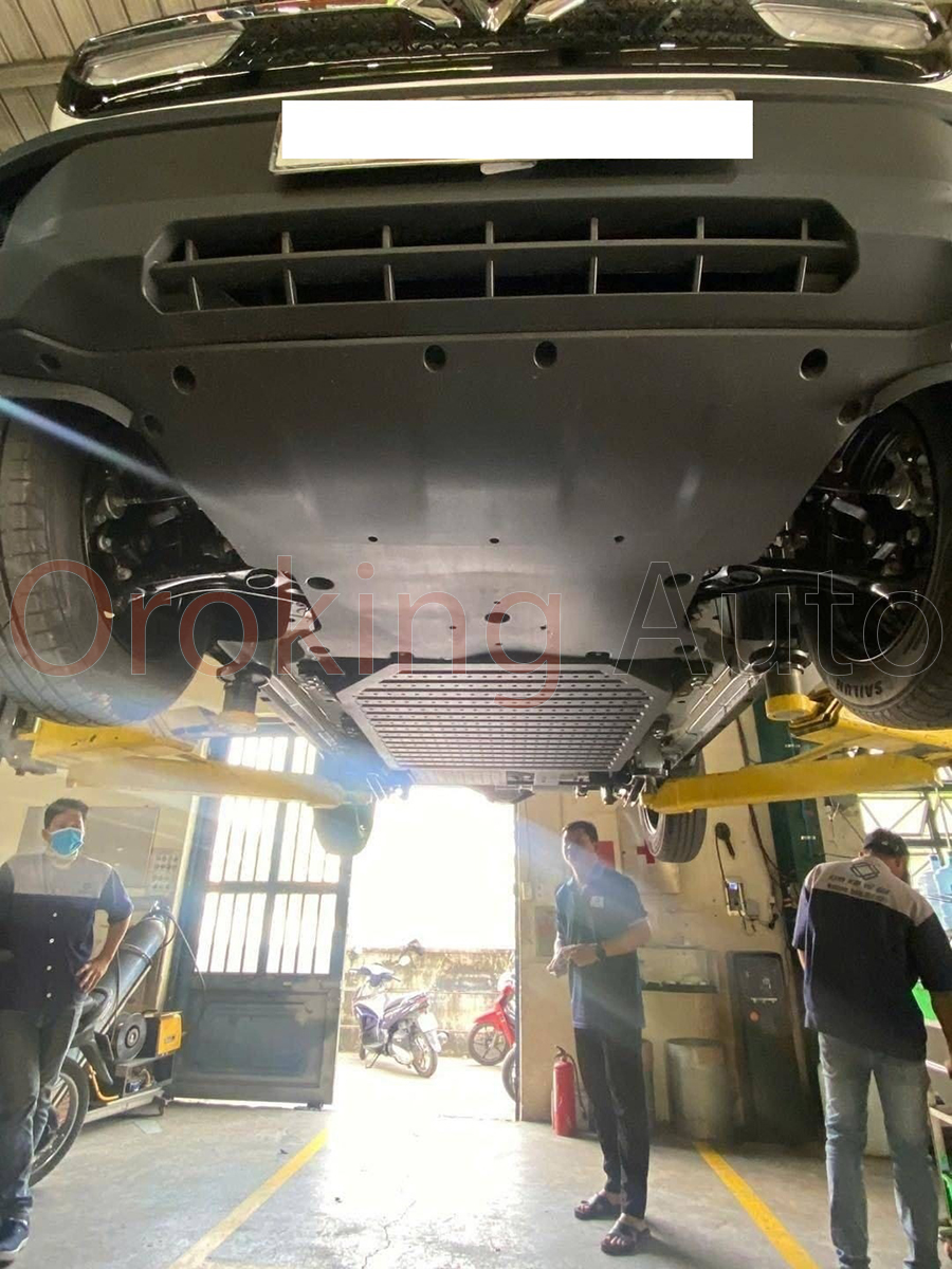 Lắp đặt tấm ốp bảo vệ pin VinFast VF3 tại OroKing Auto