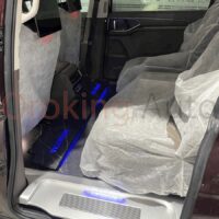 Sàn nhôm xe Volkswagen Viloran sở hữu thiết kế độc đáo cùng màu sắc ấn tượng dễ dàng phối hợp hài hào với nội thất ô tô.