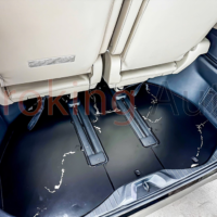 Sàn nhôm Toyota Alphard giúp tăng tính thẩm mỹ nội thất ô tô, mang đến không gian đẳng cấp và sang trọng hơn hẳn.