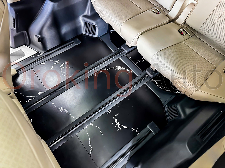 Sàn nhôm cho Toyota Alphard giúp bề mặt sàn dễ dàng vệ sinh hơn, không lo bị trầy xước hay nhăn nhúm.