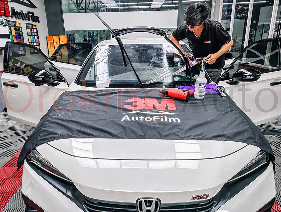 Dán phim cách nhiệt chính hãng 3M Crystalline xe Sedan