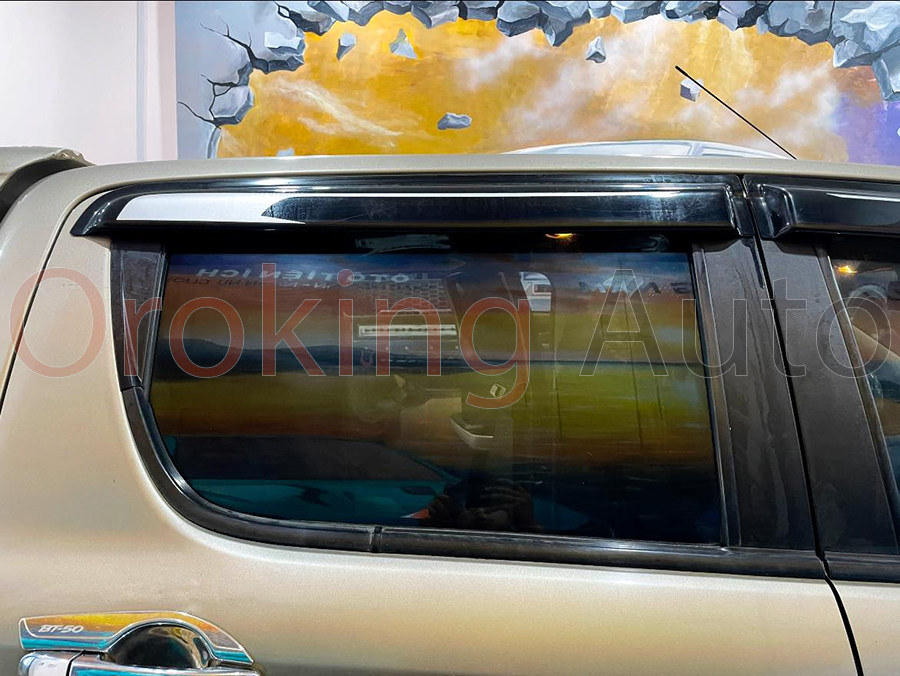 Câu hỏi về dán phim cách nhiệt Zivent xe 7 chỗ gói Eco