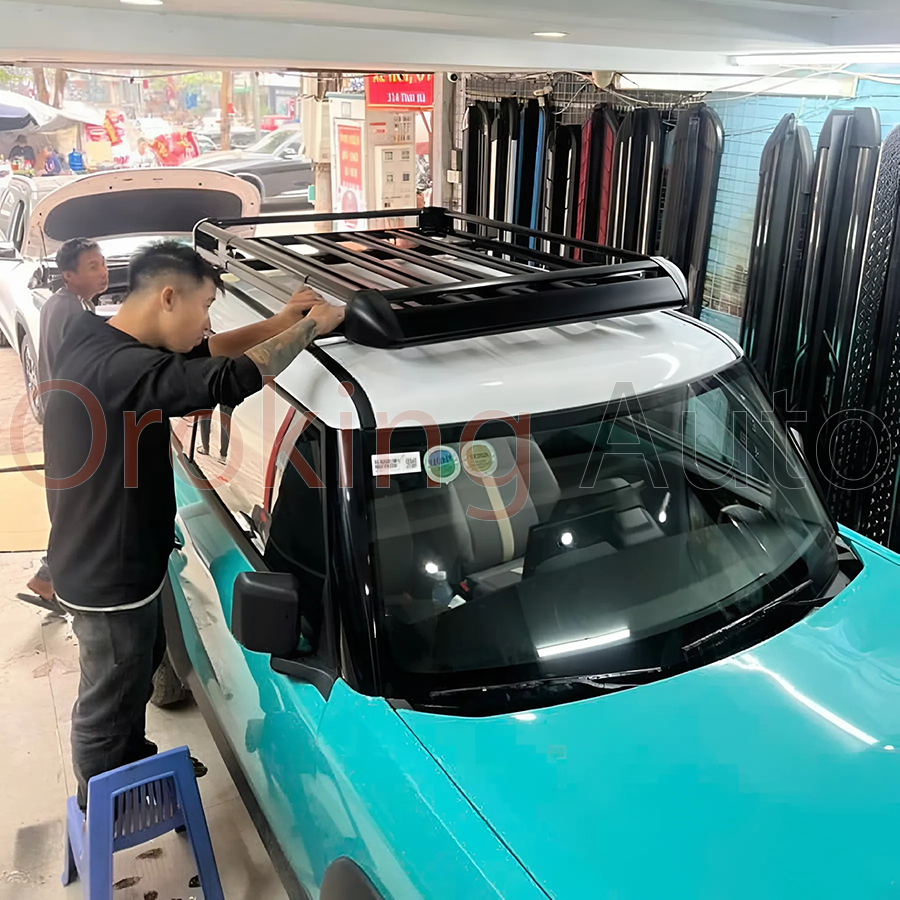 Trang bị thêm giá nóc xe VinFast VF3 thì chiếc xe của bạn thêm phần mạnh mẽ và cứng cáp hơn nhiều lần.