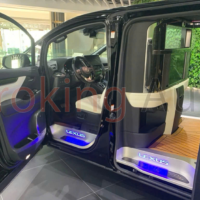 Độ sàn nhôm tự nhiên cho Lexus LM giúp mang đến kết cần sàn chắc chắn cùng thiết kế đẹp mắt - bền bỉ cùng thời gian.