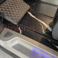 Sàn nhôm Mercedes Benz V-Class giúp tăng tính thẩm mỹ nội thất ô tô, mang đến không gian đẳng cấp và sang trọng hơn hẳn.