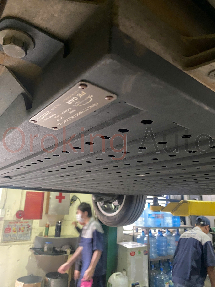 Tấm ốp bảo vệ pin VinFast VF5 được làm từ chất liệu cao cấp - có độ bền bỉ theo thời gian