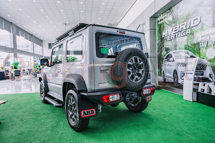 Cản chướng ngại vật bằng giá nóc Hamer Flat HR161 xe Suzuki Jimny vô cùng tuyệt vời