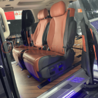 Sàn nhôm xe Kia Carnival sở hữu thiết kế độc đáo cùng màu sắc ấn tượng dễ dàng phối hợp hài hào với nội thất ô tô.