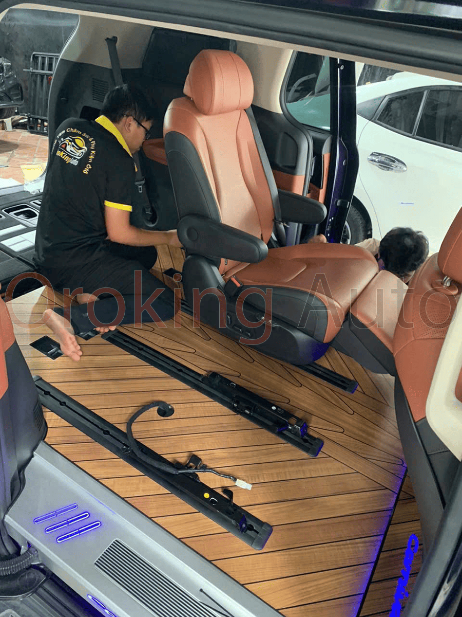 Thông tin gói lót sàn nhôm Kia Carnival vân gỗ tại OroKing Auto