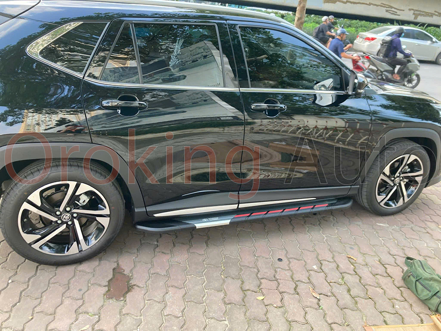 Lợi ích của việc khi lắp đặt bệ bước chân Toyota Yaris Cross mẫu MCR