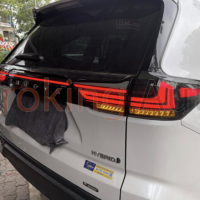 Đèn hậu Toyota Innova Cross mẫu Lexus nguyên cụm tại OroKing Auto