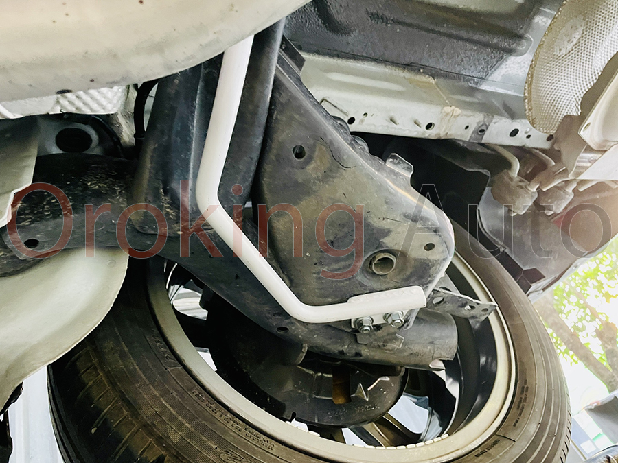 thanh-chong-lat-sau-mazda-cx3-chinh-hang-ultra-racing (5)