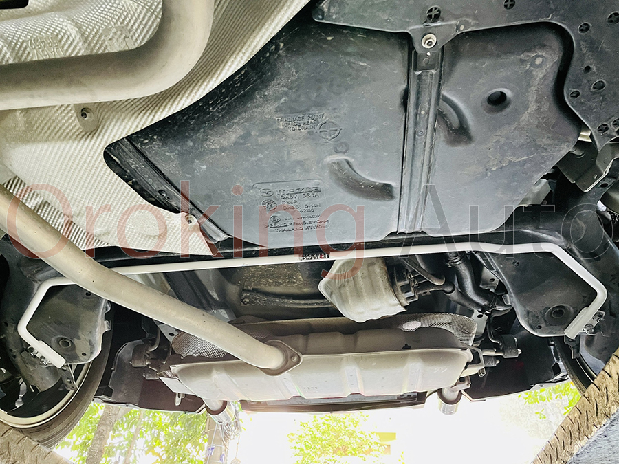 Thanh giằng Ultra Racing giúp cải thiện khả năng ôm cua