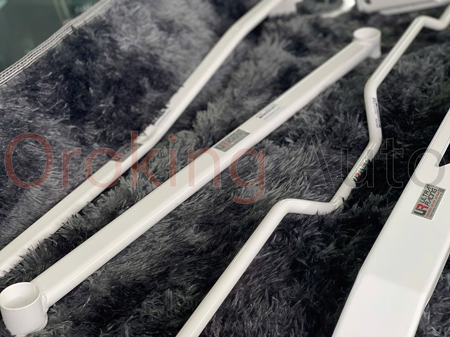 Thanh giằng Ultra Racing giúp cải thiện khả năng ôm cua