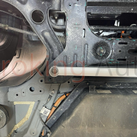 Thanh giằng gầm trước Vinfast VF3 chính hãng Ultra Racing thiết kế chính xá