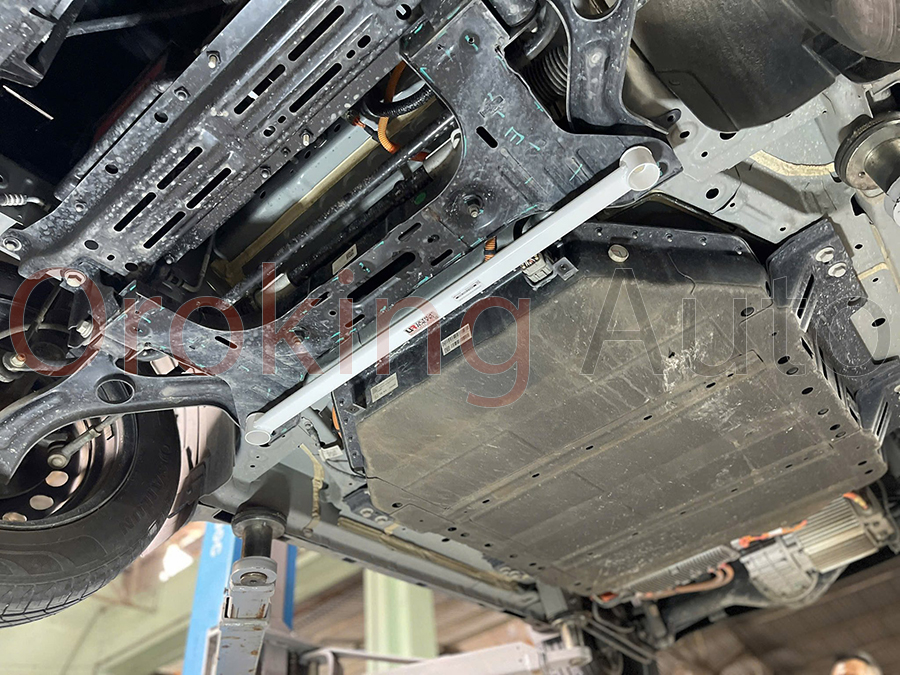Thanh giằng Ultra Racing giúp cải thiện khả năng ôm cua
