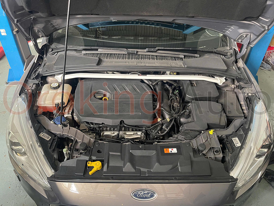 Độ thanh giằng khoang máy Ford Focus chính hãng Ultra Racing