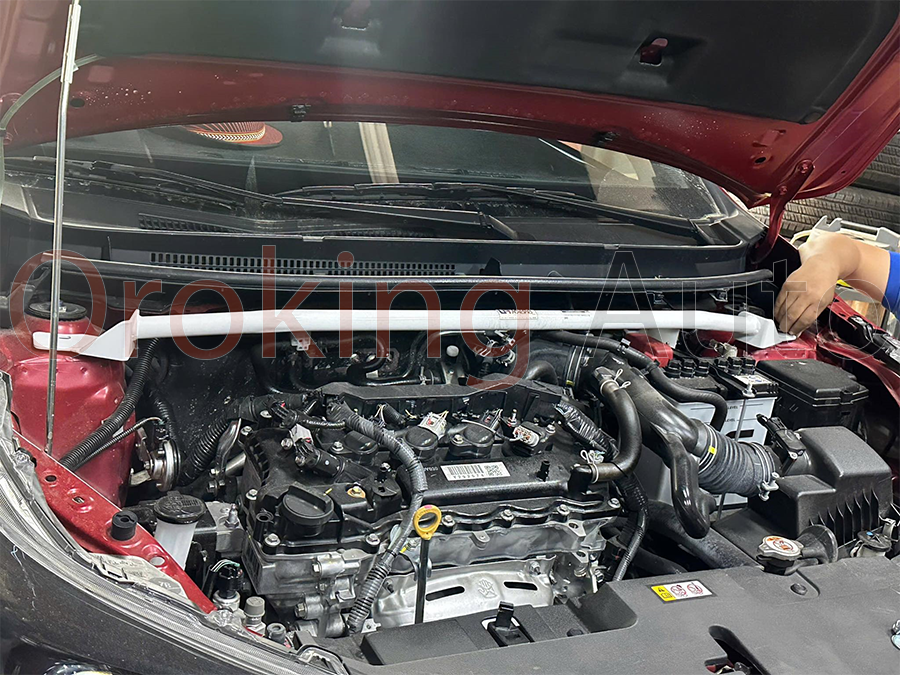 Thanh giằng khoang máy Toyota Avanza chính hãng Ultra Racing