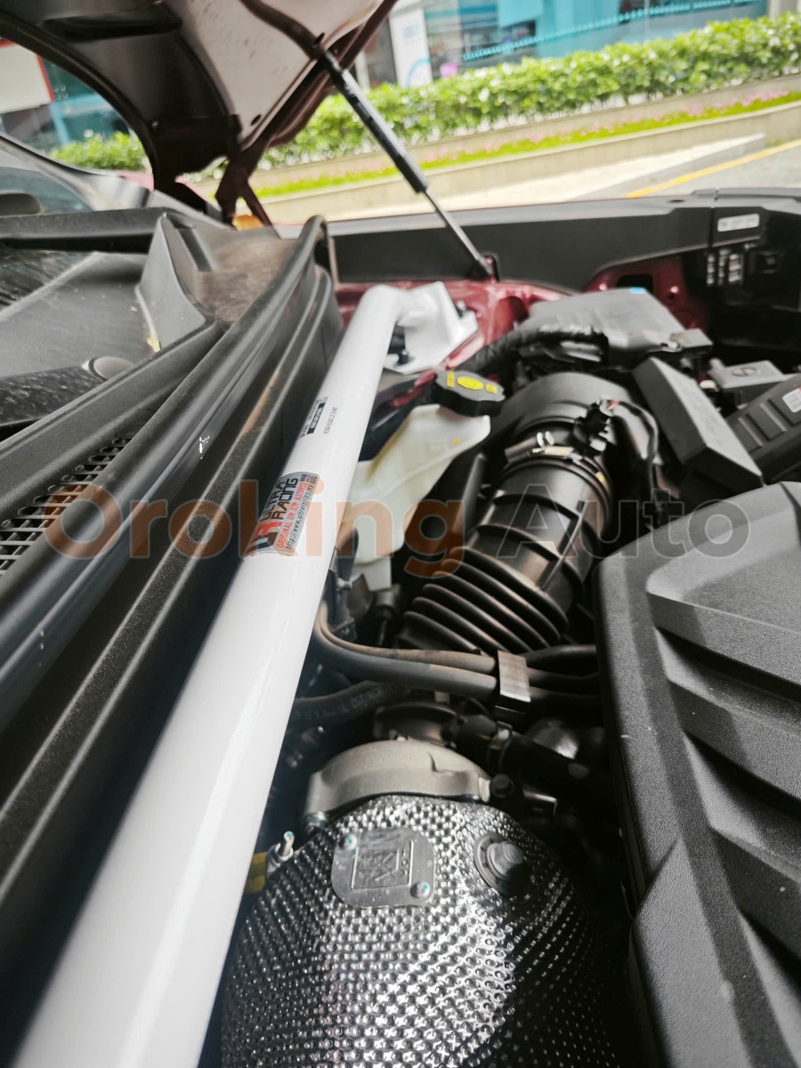 Giảm rung lắc thân xe với thanh giằng Ultra Racing