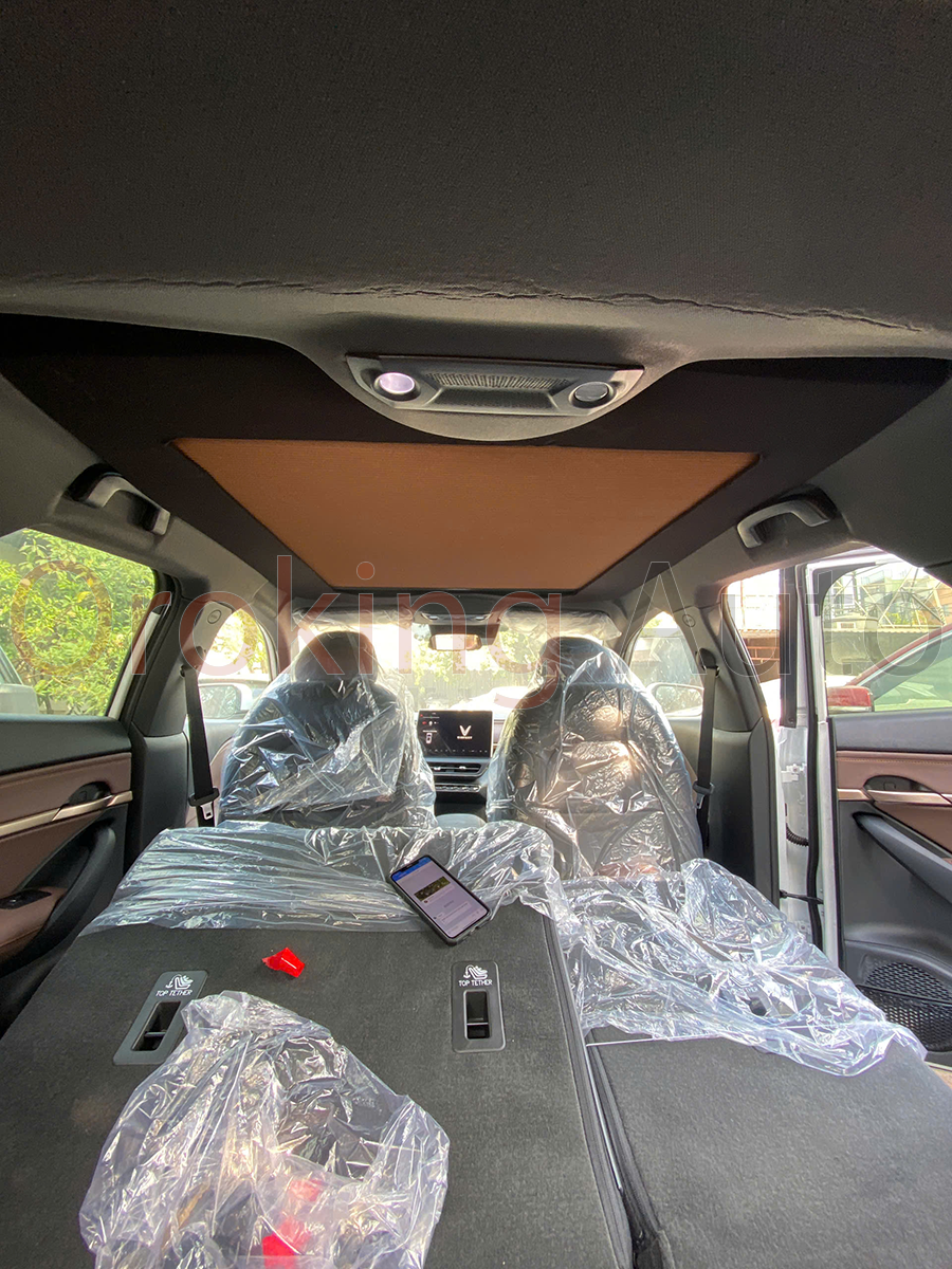 Lắp đặt rèm nóc Vinfast VF6 bản Mỹ màu nâu tại OroKing Auto