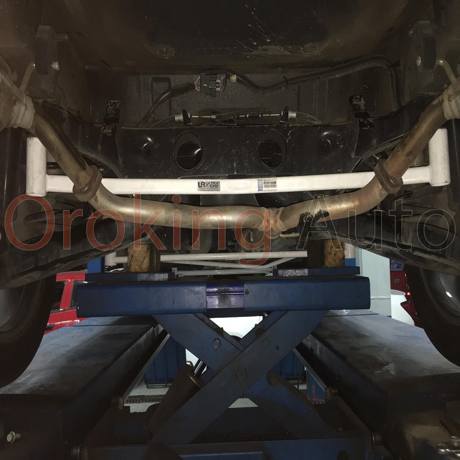 thanh-giang-gam-sau-chevrolet-captiva-chinh-hang-ultra-racing (2)