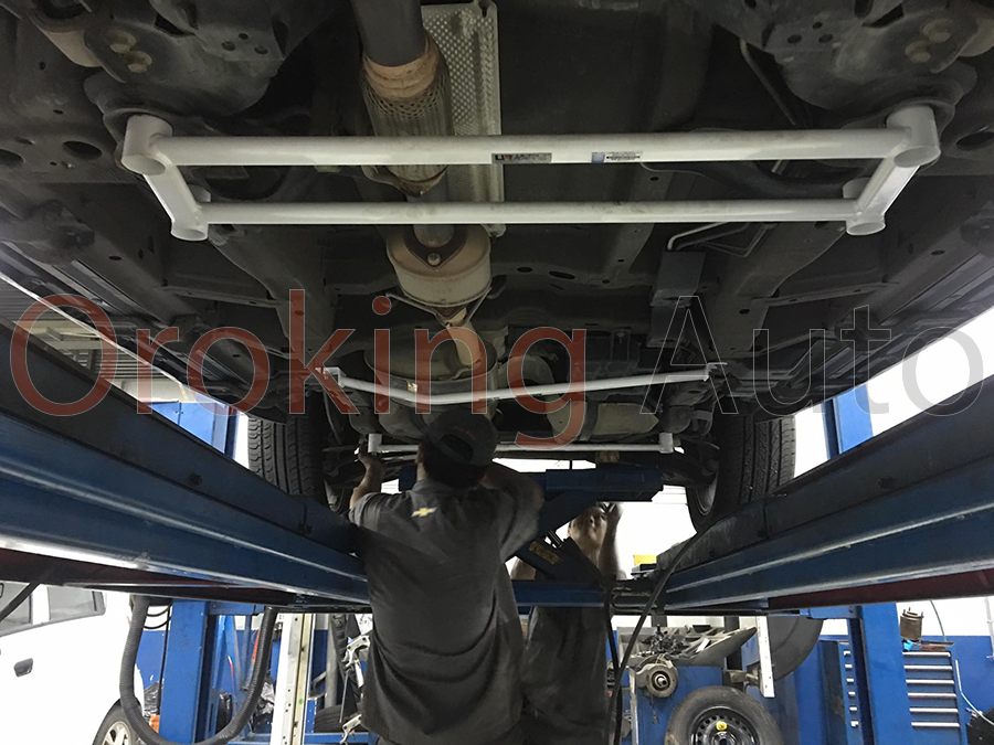 Thanh giằng gầm trước Chevrolet Captiva chính hãng Ultra Racing