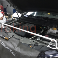 Thanh giằng khoang máy Chevrolet Captiva chính hãng Ultra Racing